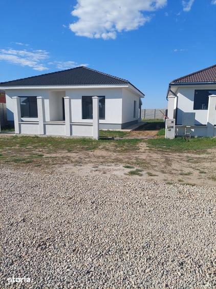Casă cu 4 camere cu Teren 500 Mp în Central