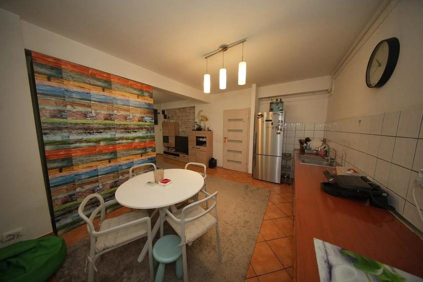Apartament cu 2 camere decomandat în Drumul Taberei