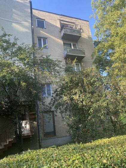 De inchiriat - Ap. 2 camere central, Piata 1 Decembrie, 25, semidec., et. 4/4, 2 balcoane, aproape de facultati, piata, parc. - 3