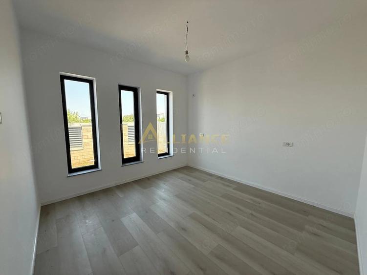 Casă cu 4 camere cu Teren 350 Mp în Berceni