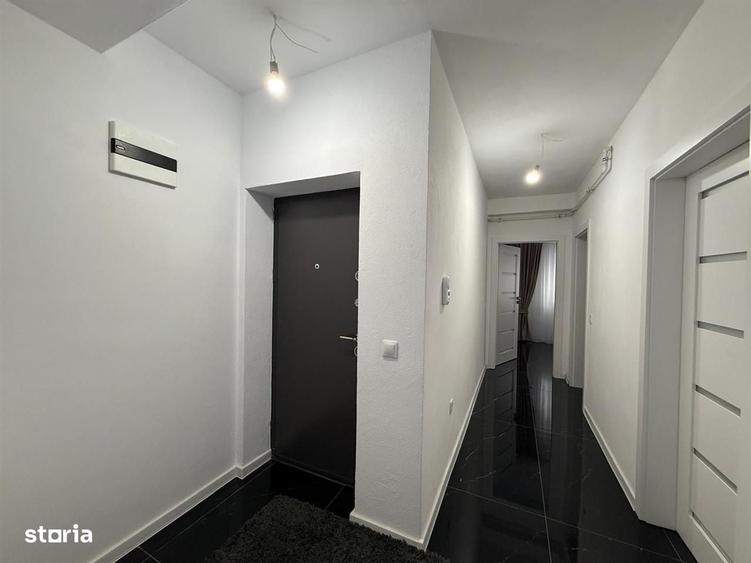 Apartament cu 3 camere decomandat în Trei Stejari