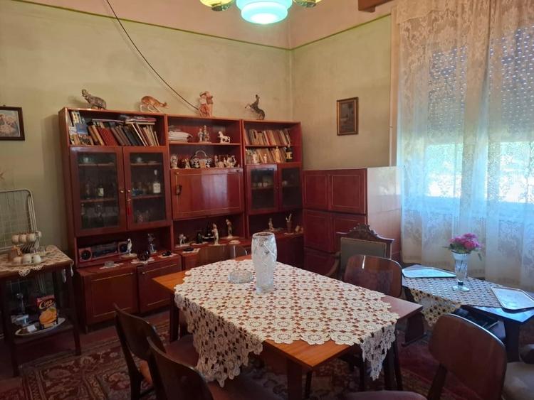 Casă individuală cu 4 camere cu Canalizare în Nădlac