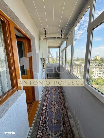 Apartament cu 4 camere decomandat în Malu Roșu