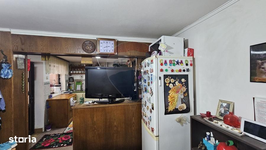 Casă cu 6 camere cu Teren 200 Mp în Central