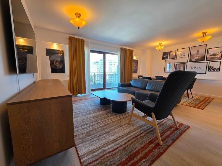 Apartament cu 4 camere decomandat, mobilat în Decebal