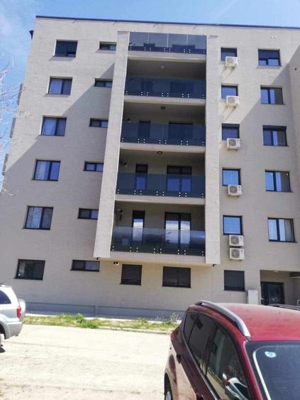 Apartament cu 2 camere decomandat în 1 Mai