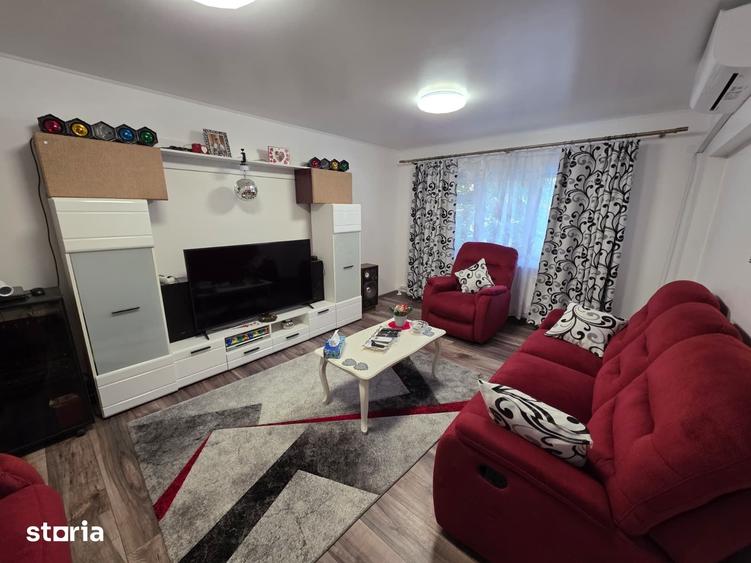 Apartament cu 3 camere decomandat în Exterior Vest