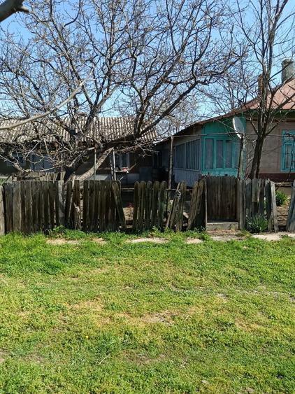 Casă cu 4 camere cu Teren 2988 Mp în Central