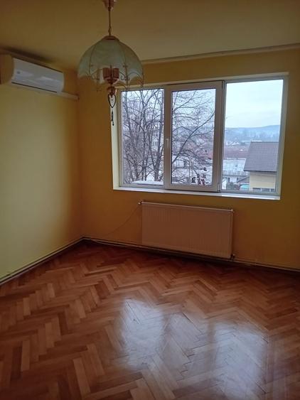 Vand apartament cu 2 camere - 4
