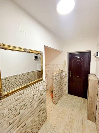 Apartament cu 2 camere semidecomandat, mobilat în Central