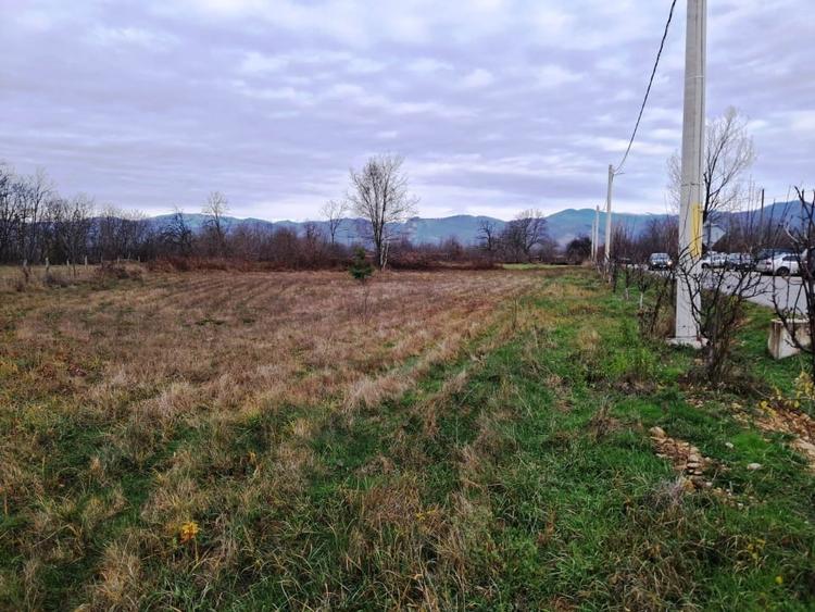 Teren Construcții intravilan de 2051 mp, în Polovragi