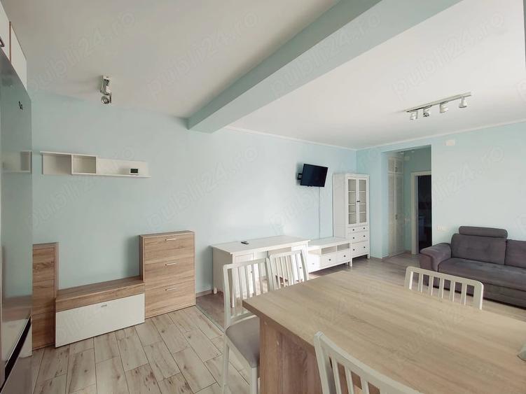 Apartament cu 3 camere semidecomandat în Giroc