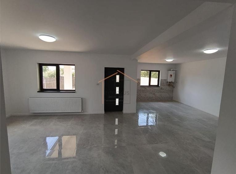 Casă cu 4 camere cu Teren 455 Mp în Câmpineanca