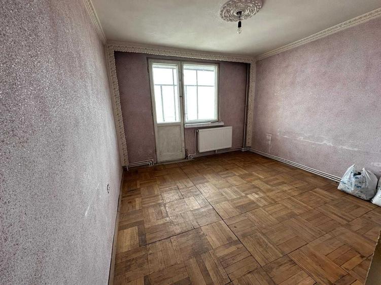 Apartament cu 2 camere semidecomandat în Exterior Vest