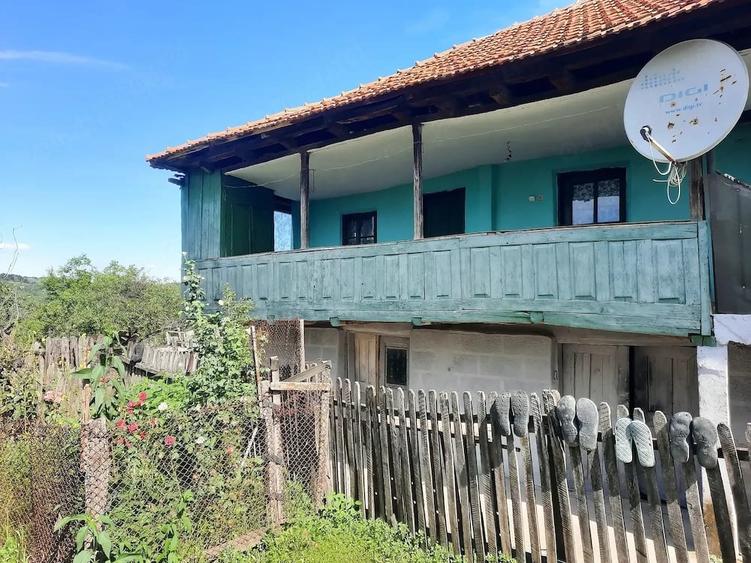 Casă cu 2 camere cu Teren 30 Mp în Târgu Logrești