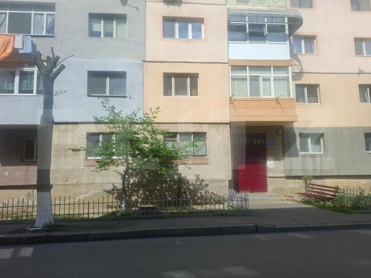 Apartament cu 3 camere decomandat, mobilat în Găești
