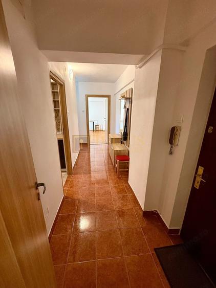 Garsonieră decomandată în Soarelui
