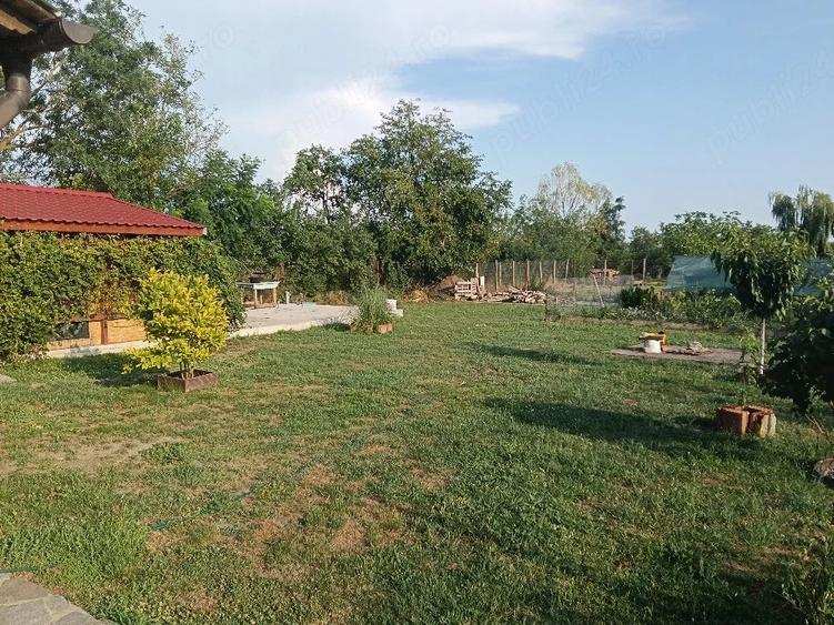 Casă cu 1 camere cu Teren 698 Mp în Central