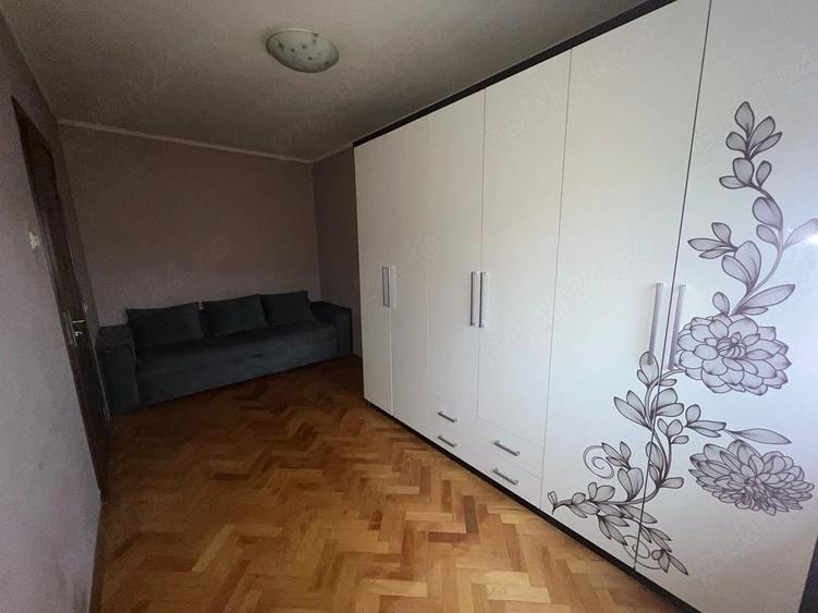 Apartament cu 3 camere semidecomandat în Central