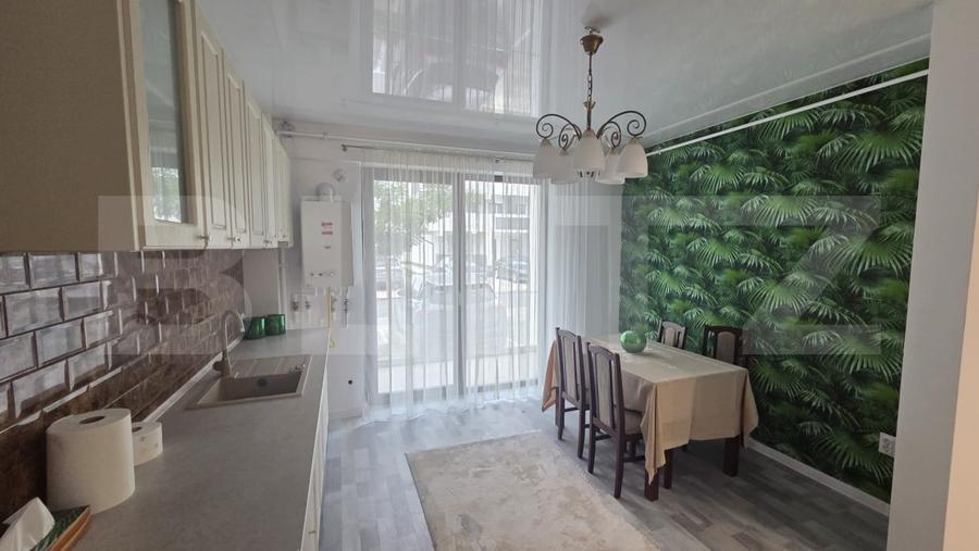Apartament cu 3 camere decomandat, mobilat în Exterior Est