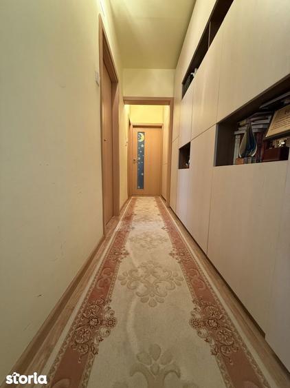 Apartament cu 3 camere semidecomandat, mobilat în Girocului