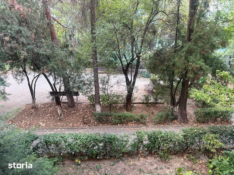 Apartament cu 2 camere semidecomandat în Aleea Trandafirilor