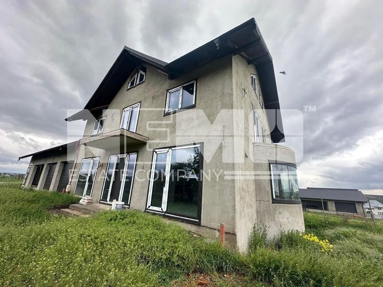Casă cu 5 camere cu Teren 2300 Mp în Moara