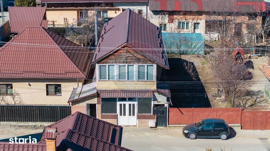 Casă cu 3 camere cu Teren 100 Mp în Central