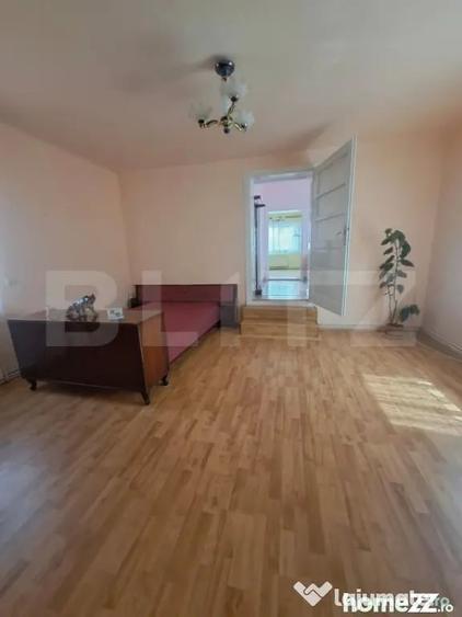 Casă cu 4 camere cu Teren 1210 Mp în Stupini