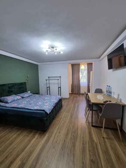 Garsonieră decomandată în Central