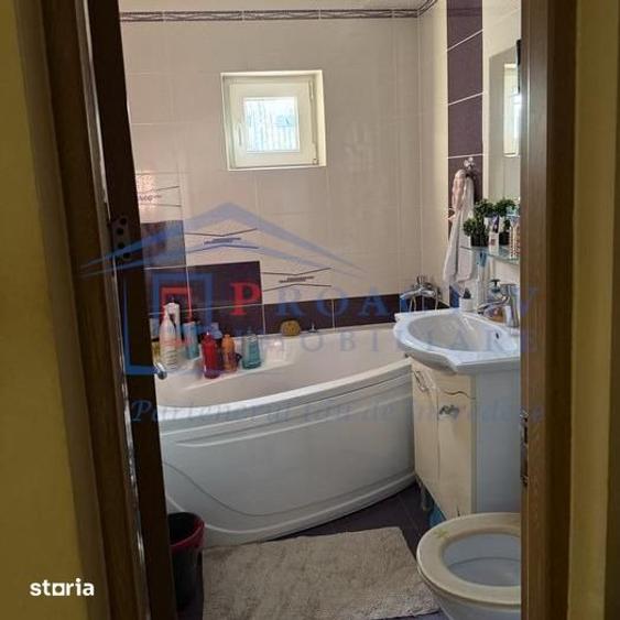 Apartament cu 3 camere decomandat în Burdujeni