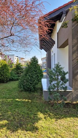 Duplex cu 4 camere cu Canalizare în Dumbrăvița