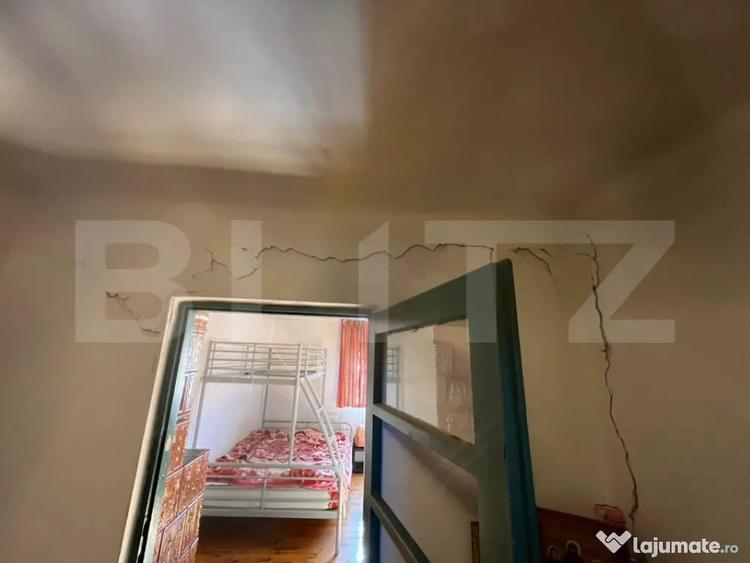 Casă cu 3 camere cu Teren 4500 Mp în Răcari