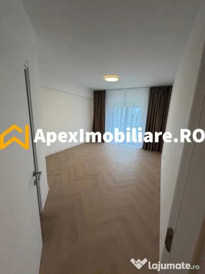 Apartament cu 4 camere decomandat în Herăstrău