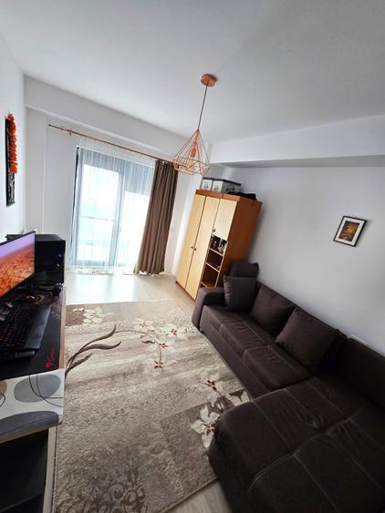 Apartament cu 3 camere decomandat, mobilat în Exterior Nord