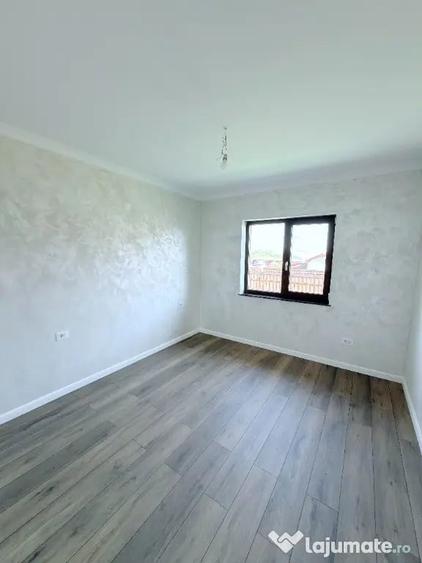 Casă cu 3 camere cu Teren 300 Mp în Central