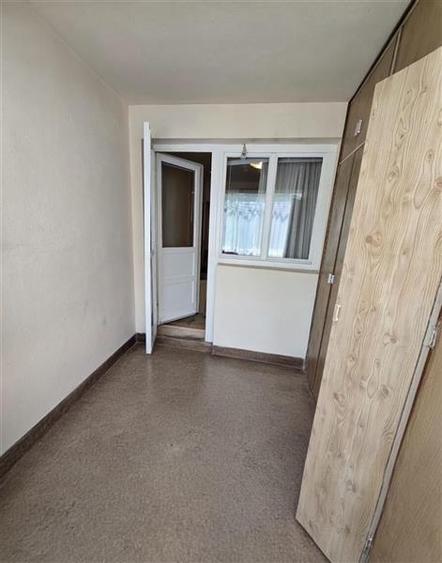 Apartament cu 3 camere decomandat, mobilat în Brâncoveanu