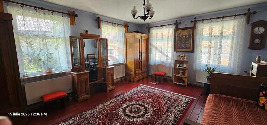 Casă individuală cu 5 camere cu Canalizare în Schei