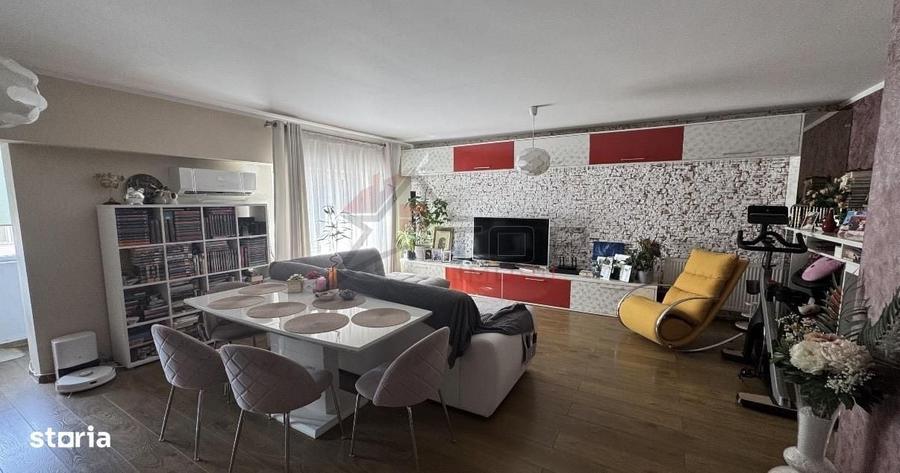 Apartament cu 3 camere decomandat în Nicolina