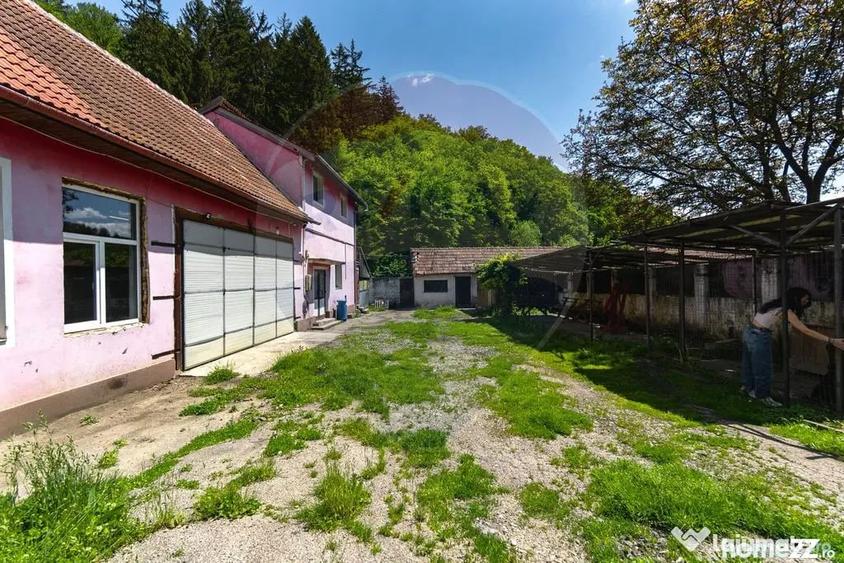 Casă cu 4 camere cu Teren 587 Mp în Colonia 1 Mai