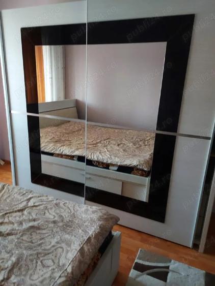 Apartament cu 3 camere decomandat în Florești