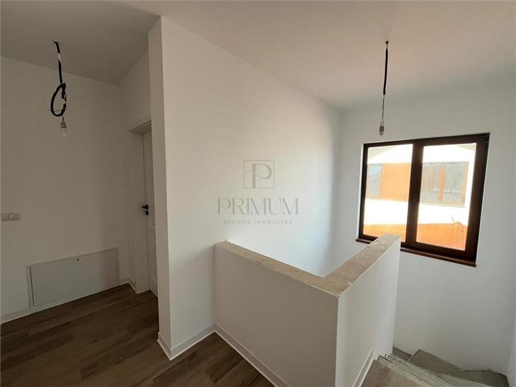 Duplex cu 4 camere cu Teren 440 Mp în Giroc