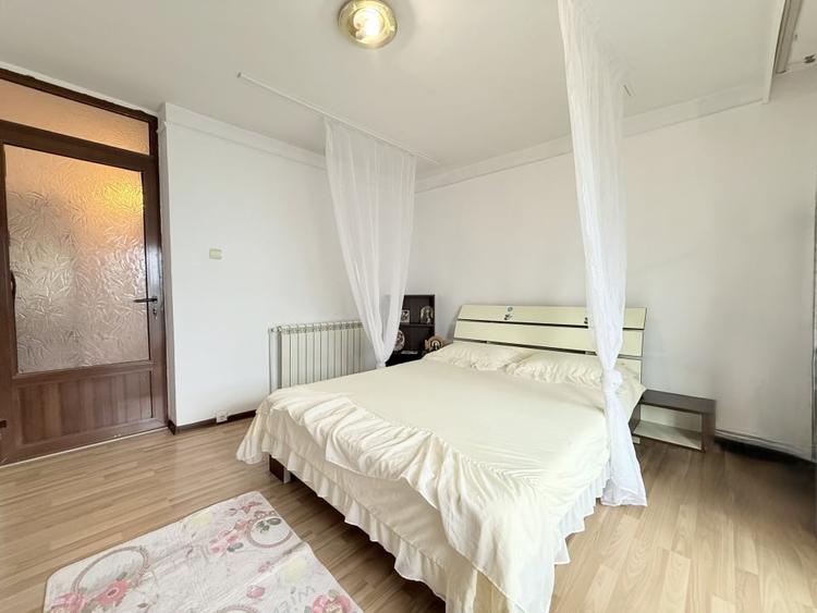 Apartament cu 2 camere semidecomandat, mobilat în Faleza Nord