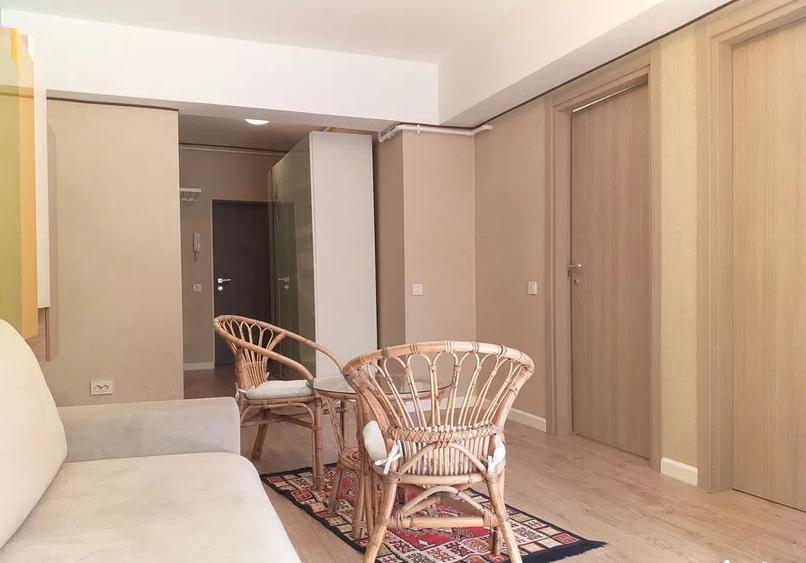 Apartament cu 2 camere semidecomandat, mobilat în Armeneasca