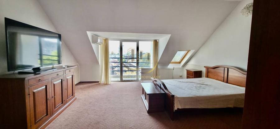 Apartament cu 4 camere decomandat în Central
