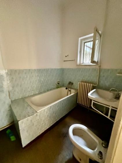 Casă individuală cu 4 camere cu Canalizare în Floreasca