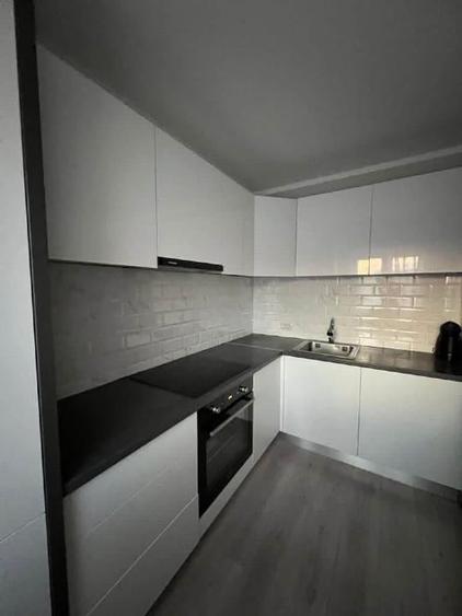 Apartament cu 4 camere decomandat, mobilat în Est