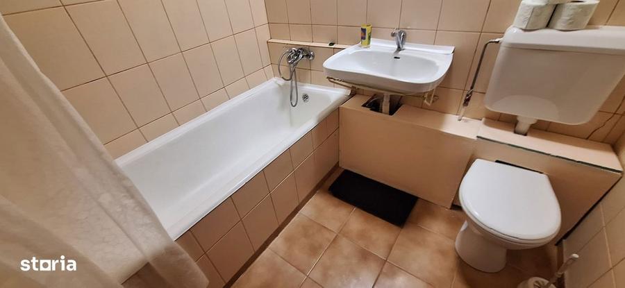 Apartament cu 3 camere, mobilat în Titan