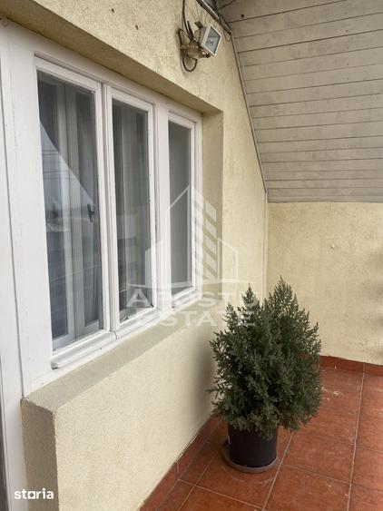Casă cu 4 camere cu Teren 1219 Mp în Remetea Mare
