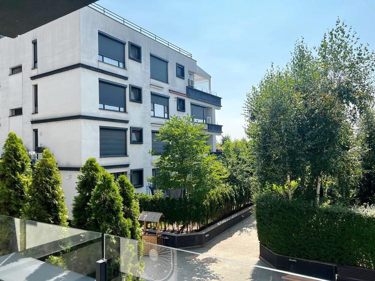 Apartament cu 3 camere decomandat în Floreasca